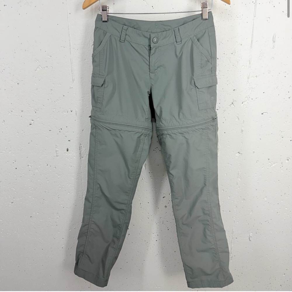 North Face Women’s size 2 Gray Zip Off Convertible Hiking Pants - Shorts READ